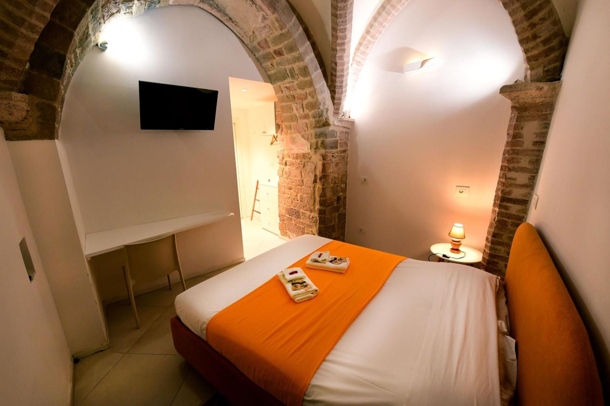 Little Italy Hostel Ex Chiesa S Donato 페루자 외부 사진