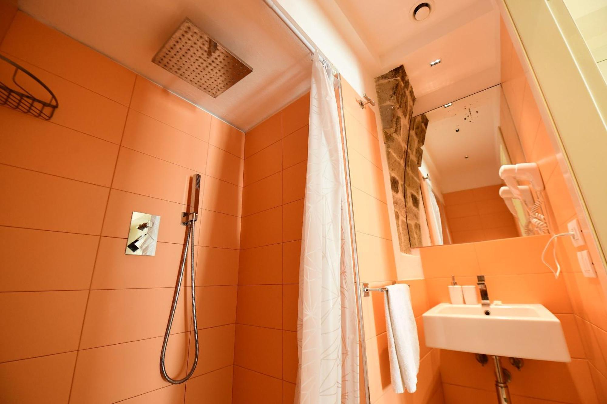 Little Italy Hostel Ex Chiesa S Donato 페루자 외부 사진